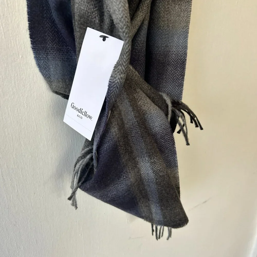 Goodfellow Mens Scarf Gray Blue NWT Fringe Lightweight‎